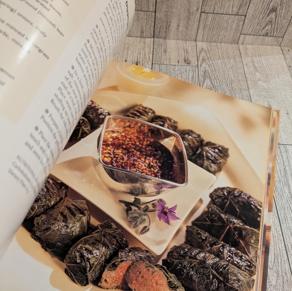 Williams Sonoma Backyard Barbecues Cookbook - Vibrant Cover - Picture 7 of 10